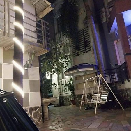 Khach San Khanh Du - Khanh Du Hotel Бьенхоа Экстерьер фото