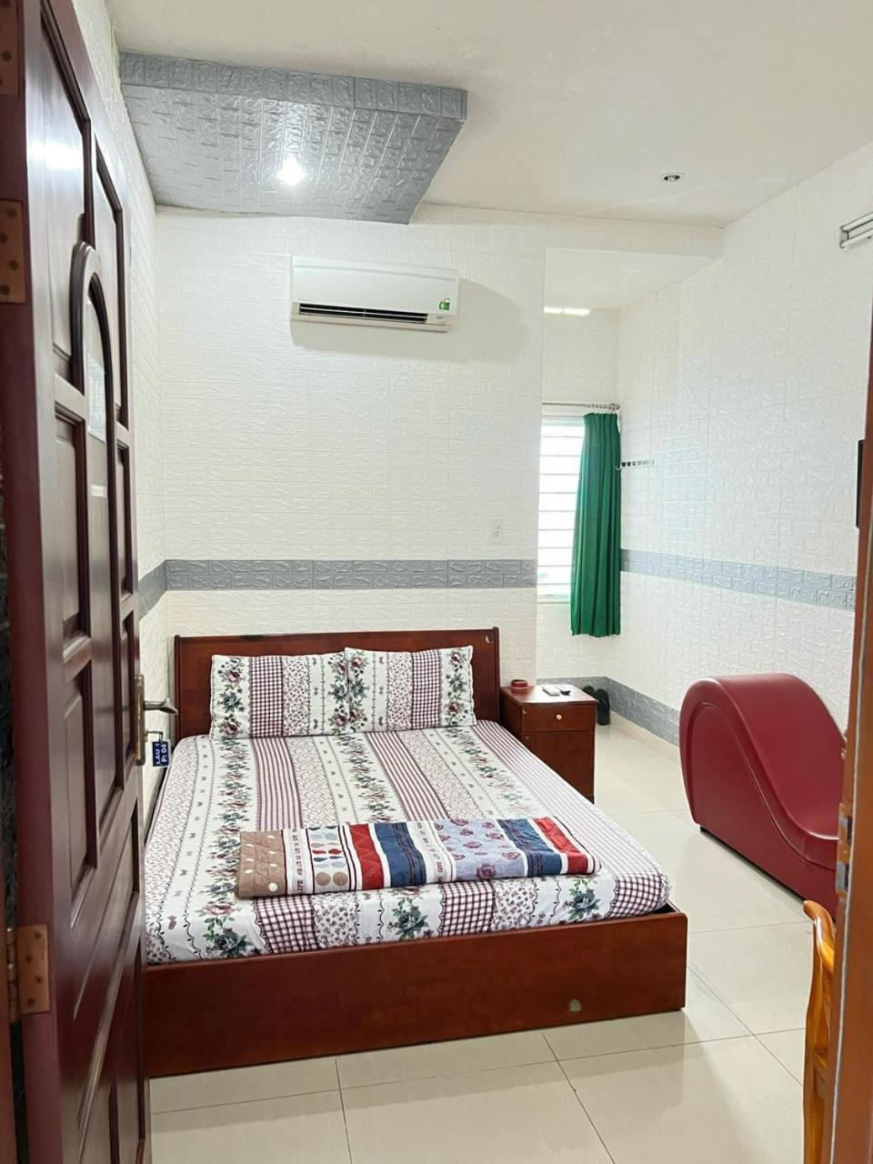 Khach San Khanh Du - Khanh Du Hotel Бьенхоа Экстерьер фото